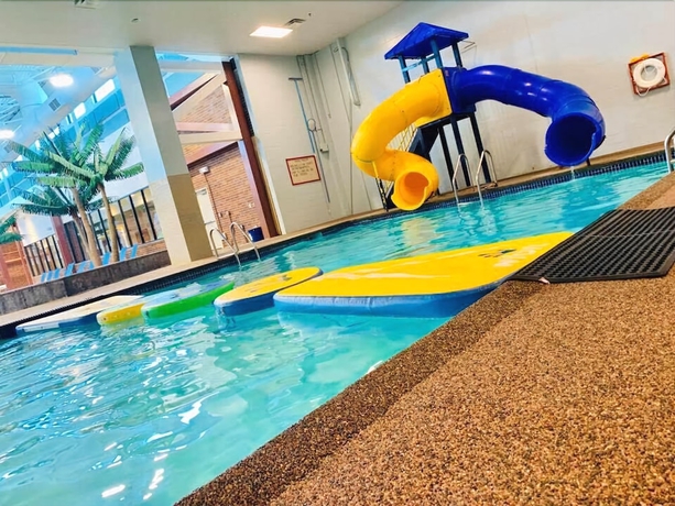 Imagen de la piscina del Hotel Days Inn Brookings. Foto 18