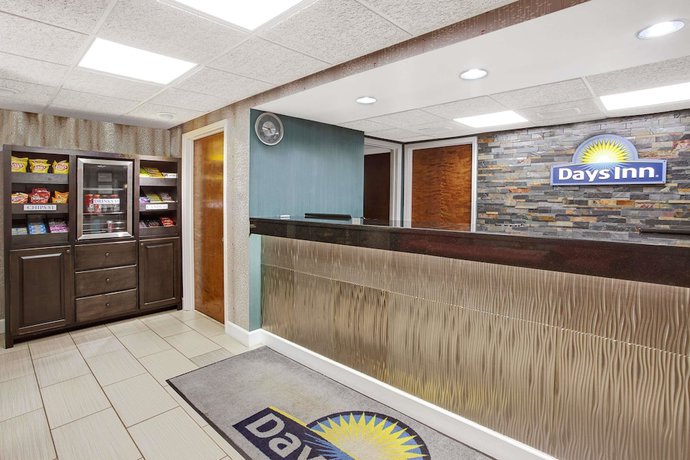Imagen de los interiores del Hotel Days Inn By Wyndham Acworth. Foto 17