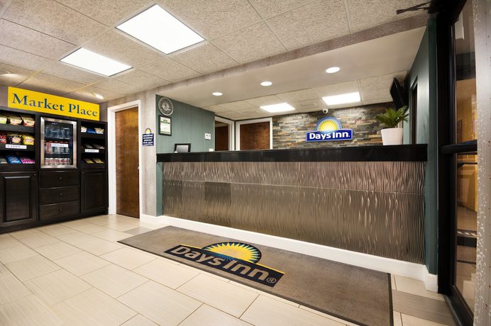 Imagen de los interiores del Hotel Days Inn By Wyndham Acworth. Foto 19