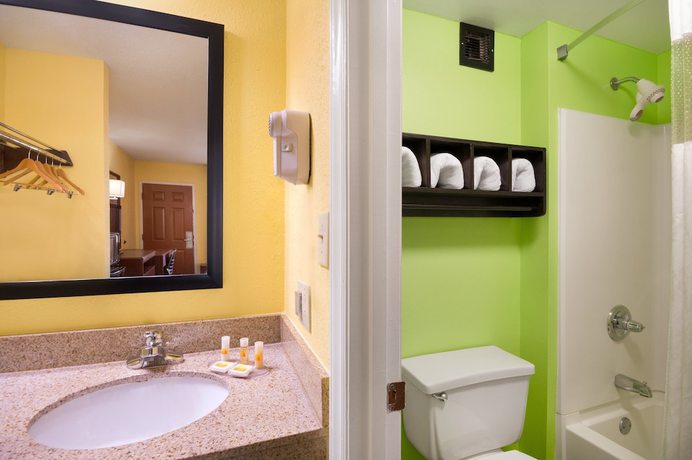 Imagen de la habitación del Hotel Days Inn By Wyndham Acworth. Foto 13