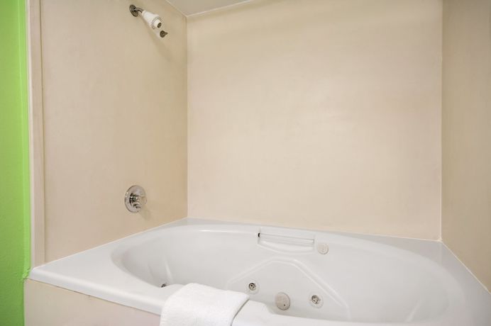 Imagen de la habitación del Hotel Days Inn By Wyndham Acworth. Foto 16