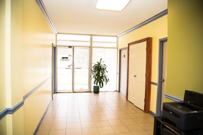 Imagen de los interiores del Hotel Days Inn By Wyndham Alexandria South. Foto 13