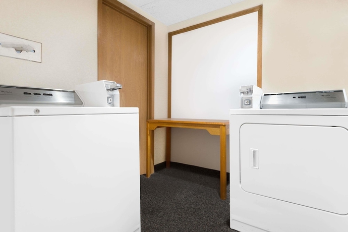 Imagen de los interiores del Hotel Days Inn By Wyndham Ames. Foto 15