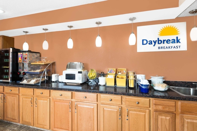 Imagen del bar/restaurante del Hotel Days Inn By Wyndham Ames. Foto 2
