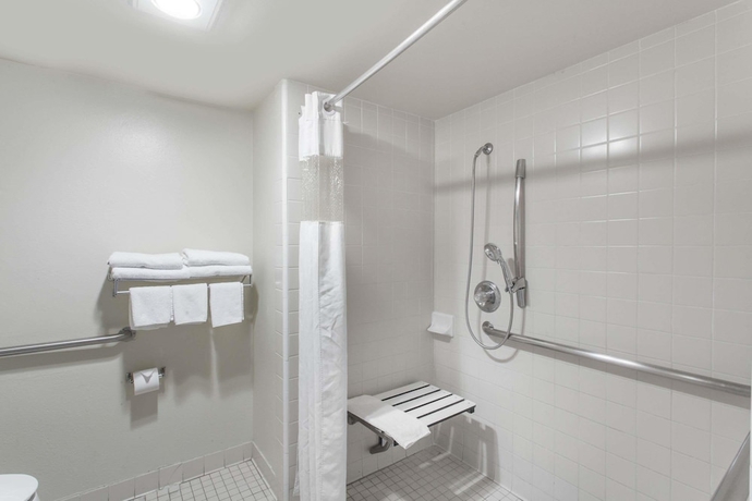 Imagen de la habitación del Hotel Days Inn By Wyndham Anaheim Near The Park. Foto 14