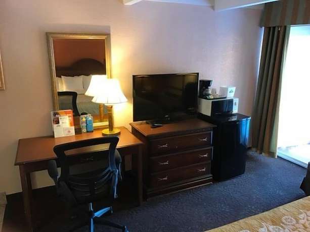 Imagen de la habitación del Hotel Days Inn By Wyndham Ann Arbor. Foto 10