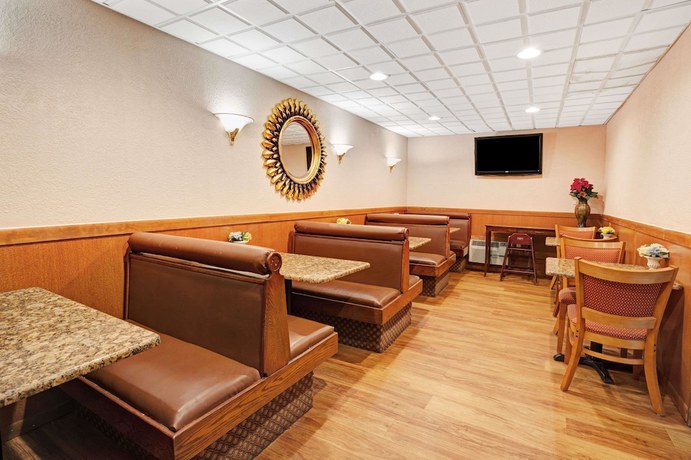 Imagen de los interiores del Hotel Days Inn By Wyndham Ann Arbor. Foto 17