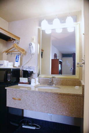 Imagen de la habitación del Hotel Days Inn By Wyndham Arlington Pentagon. Foto 5