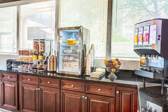 Imagen del bar/restaurante del Hotel Days Inn By Wyndham Arlington/washington Dc. Foto 5