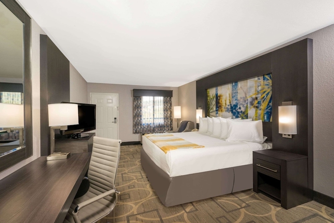 Imagen de la habitación del Hotel Days Inn By Wyndham Asheville Downtown North. Foto 8