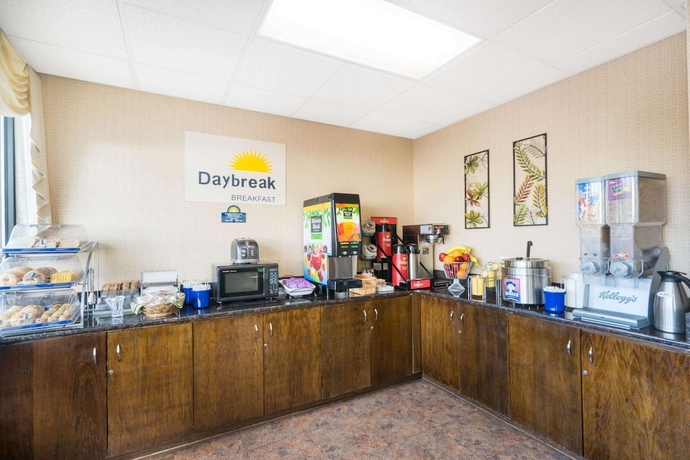 Imagen del bar/restaurante del Hotel Days Inn By Wyndham Asheville Downtown North. Foto 4