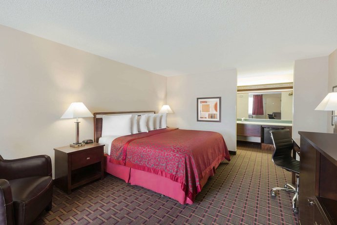 Imagen de la habitación del Hotel Days Inn By Wyndham Auburn. Foto 4