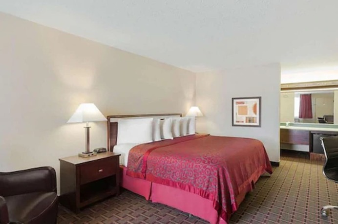 Imagen de la habitación del Hotel Days Inn By Wyndham Auburn. Foto 7