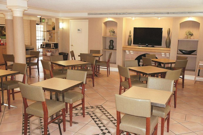 Imagen del bar/restaurante del Hotel Days Inn By Wyndham Augusta-washington Rd. Foto 3
