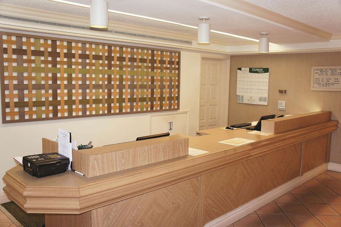 Imagen de los interiores del Hotel Days Inn By Wyndham Augusta-washington Rd. Foto 14