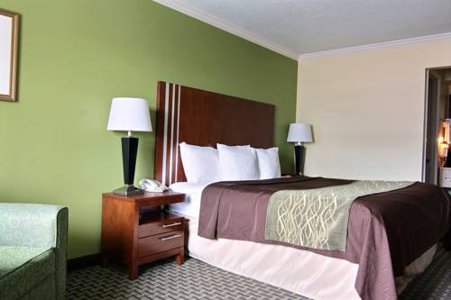 Imagen de la habitación del Hotel Days Inn By Wyndham Austintown. Foto 2
