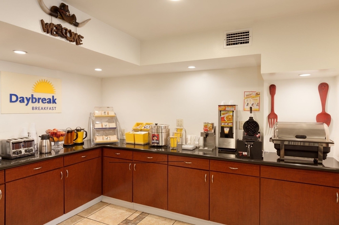 Imagen del bar/restaurante del Hotel Days Inn By Wyndham Austin/university/downtown. Foto 3