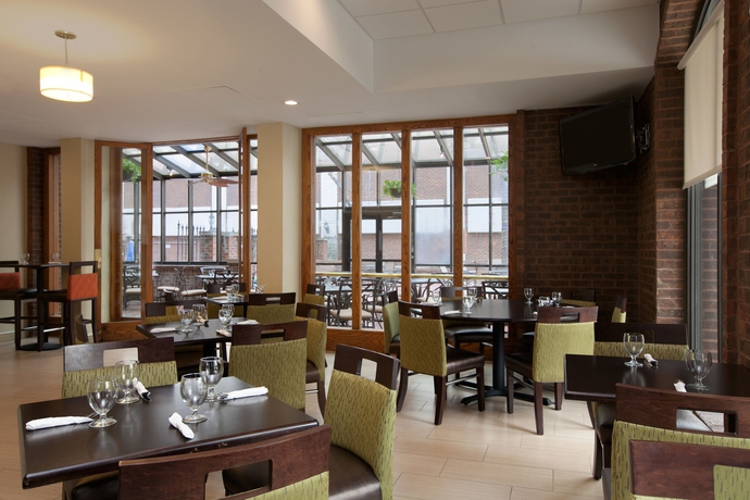 Imagen del bar/restaurante del Hotel Days Inn By Wyndham Baltimore Inner Harbor. Foto 2