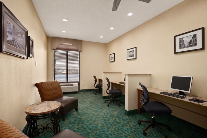 Imagen de los interiores del Hotel Days Inn By Wyndham Baltimore Inner Harbor. Foto 9