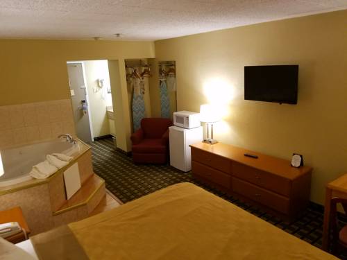 Imagen de la habitación del Hotel Days Inn By Wyndham Batavia Darien Lake Theme Park. Foto 16