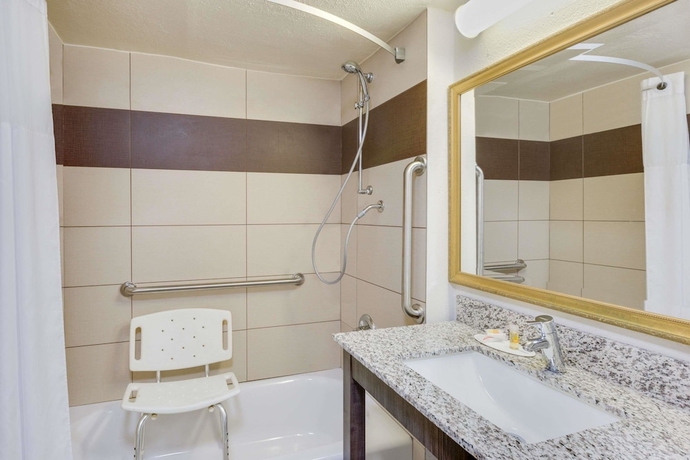 Imagen de la habitación del Hotel Days Inn By Wyndham Birmingham/west. Foto 5