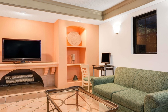 Imagen de los interiores del Hotel Days Inn By Wyndham Birmingham/west. Foto 15