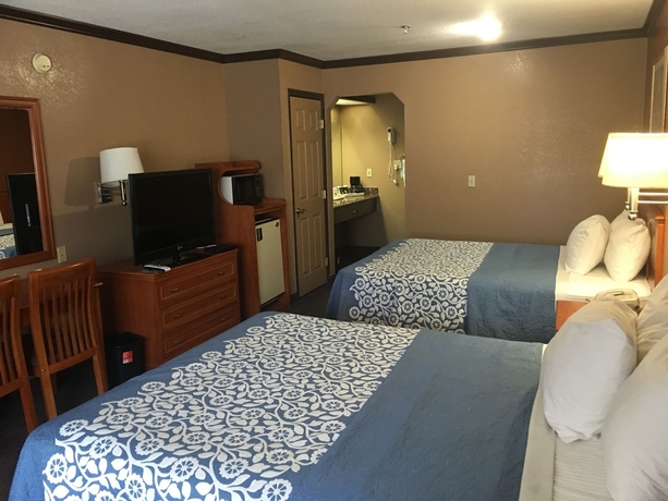 Imagen de la habitación del Hotel Days Inn By Wyndham Bishop. Foto 5