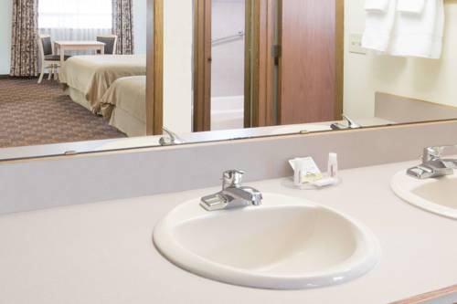 Imagen de la habitación del Hotel Days Inn By Wyndham Black Bear. Foto 5