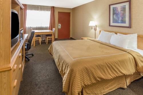 Imagen de la habitación del Hotel Days Inn By Wyndham Black Bear. Foto 10