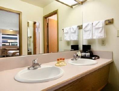 Imagen de la habitación del Hotel Days Inn By Wyndham Black Bear. Foto 15