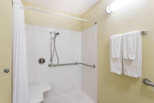 Imagen de la habitación del Hotel Days Inn By Wyndham Blacksburg Conference Center. Foto 6