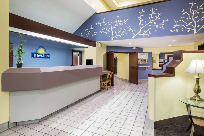 Imagen de los interiores del Hotel Days Inn By Wyndham Blue Springs. Foto 20
