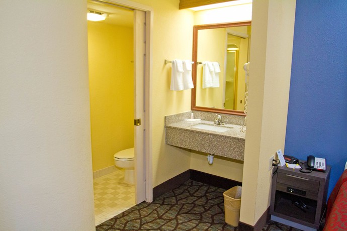 Imagen de la habitación del Hotel Days Inn By Wyndham Blue Springs. Foto 14