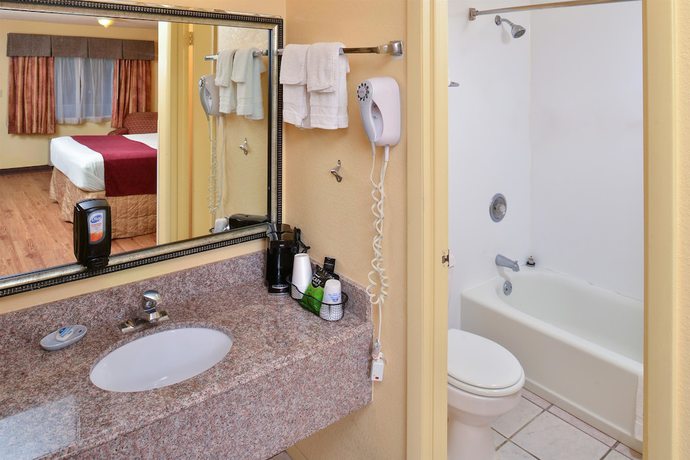 Imagen de la habitación del Hotel Days Inn By Wyndham Boerne. Foto 11