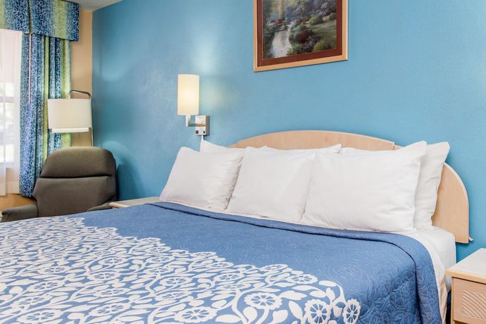 Imagen de la habitación del Hotel Days Inn By Wyndham Bradenton I-75. Foto 11