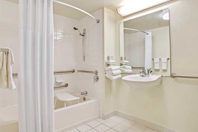 Imagen de la habitación del Hotel Days Inn By Wyndham Bradenton - Near The Gulf. Foto 5