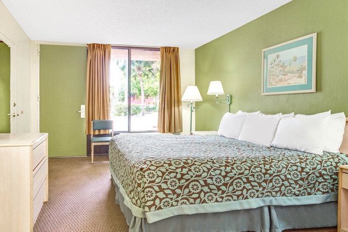 Imagen de la habitación del Hotel Days Inn By Wyndham Bradenton - Near The Gulf. Foto 6