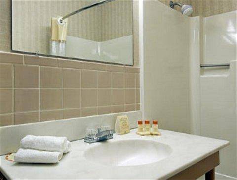 Imagen de la habitación del Hotel Days Inn By Wyndham Branford New Haven Conference. Foto 6