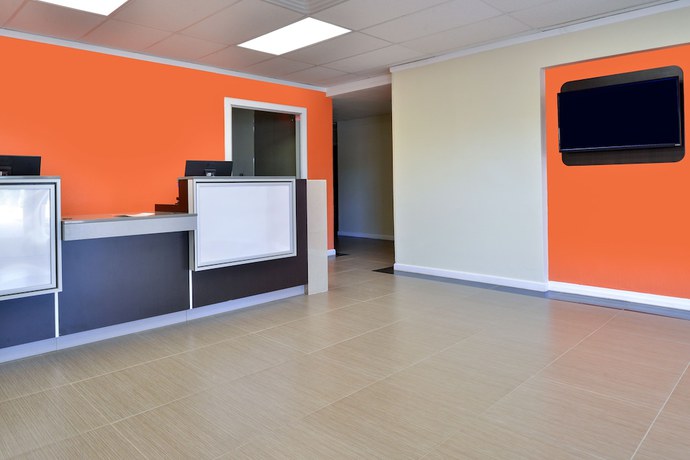 Imagen de los interiores del Hotel Days Inn By Wyndham Brawley. Foto 12