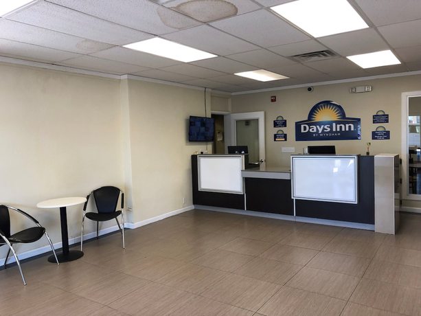 Imagen de los interiores del Hotel Days Inn By Wyndham Brawley. Foto 14