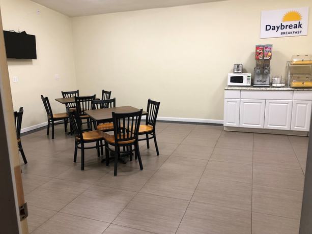 Imagen del bar/restaurante del Hotel Days Inn By Wyndham Brawley. Foto 2