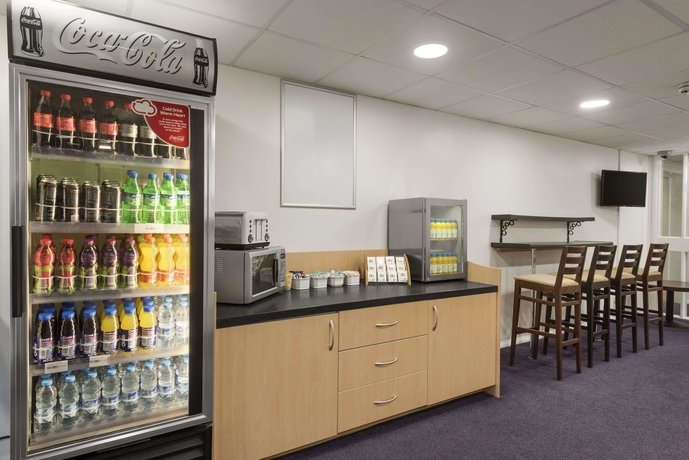 Imagen de los interiores del Hotel Days Inn By Wyndham Bridgend Cardiff M4. Foto 15