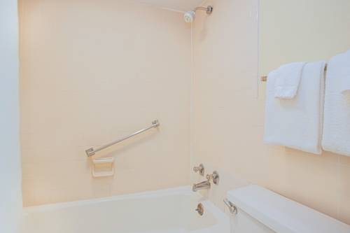 Imagen de la habitación del Hotel Days Inn By Wyndham Bristol Parkway. Foto 3