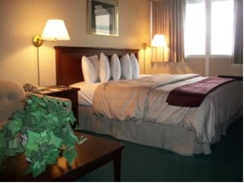 Imagen de la habitación del Hotel Days Inn By Wyndham Brockville. Foto 10