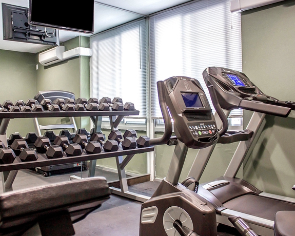Imagen de los interiores del Hotel Days Inn By Wyndham Brooklyn Borough Park. Foto 14