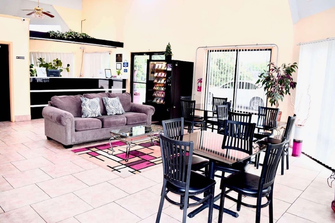 Imagen del bar/restaurante del Hotel Days Inn By Wyndham Burleson Ft. Worth. Foto 2