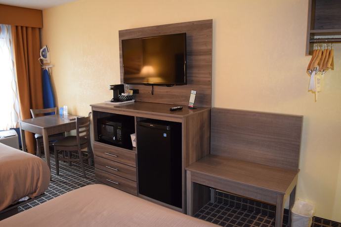 Imagen de la habitación del Hotel Days Inn By Wyndham Cadillac. Foto 4