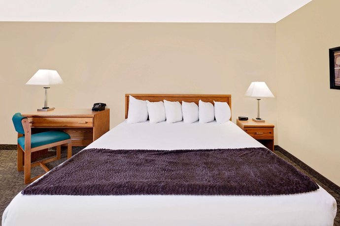 Imagen de la habitación del Hotel Days Inn By Wyndham Cadillac. Foto 8