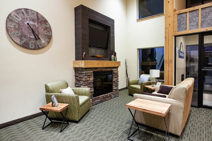Imagen de los interiores del Hotel Days Inn By Wyndham Cadillac. Foto 20