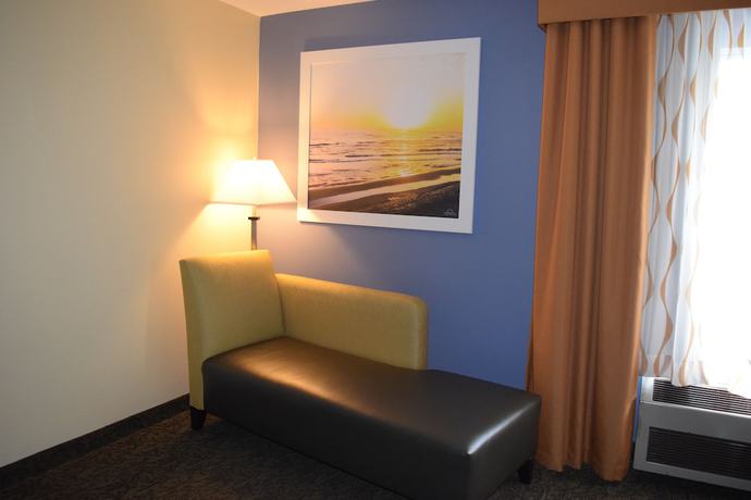 Imagen de la habitación del Hotel Days Inn By Wyndham Cadillac. Foto 15